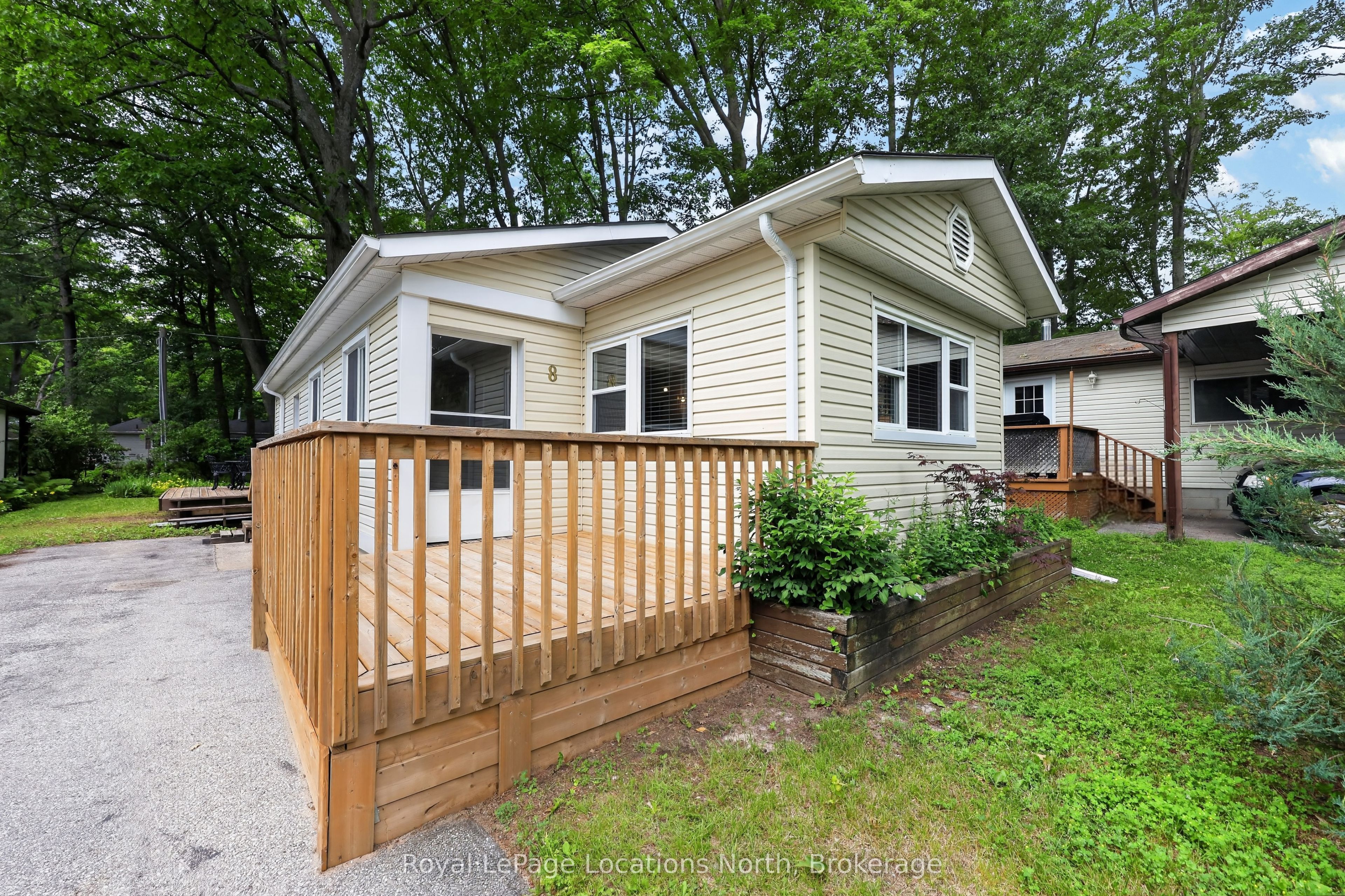 8 Shaw Street, Wasaga Beach, ON, L9Z 1K2