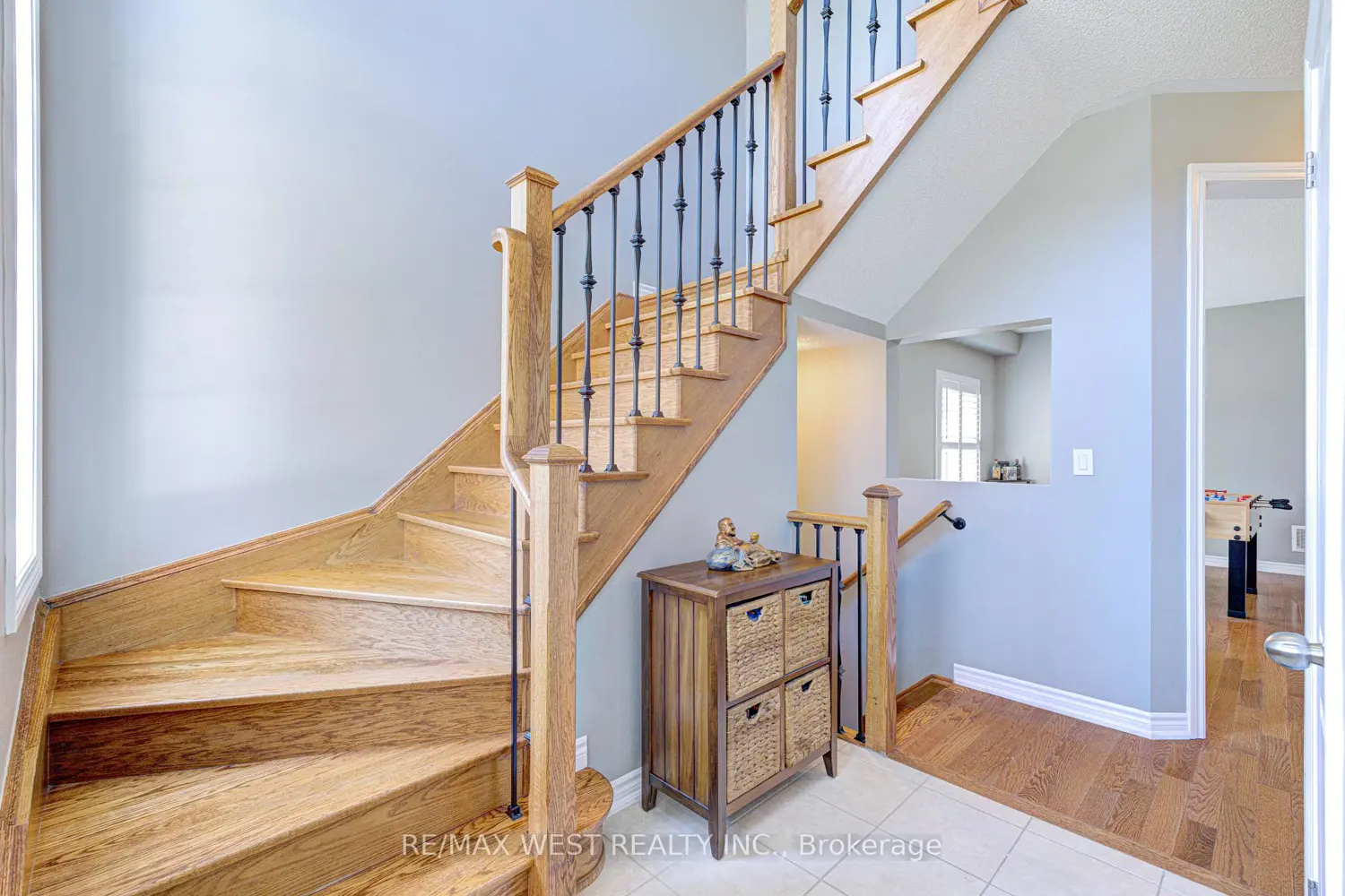 108 Decarolis Crescent photo 2
