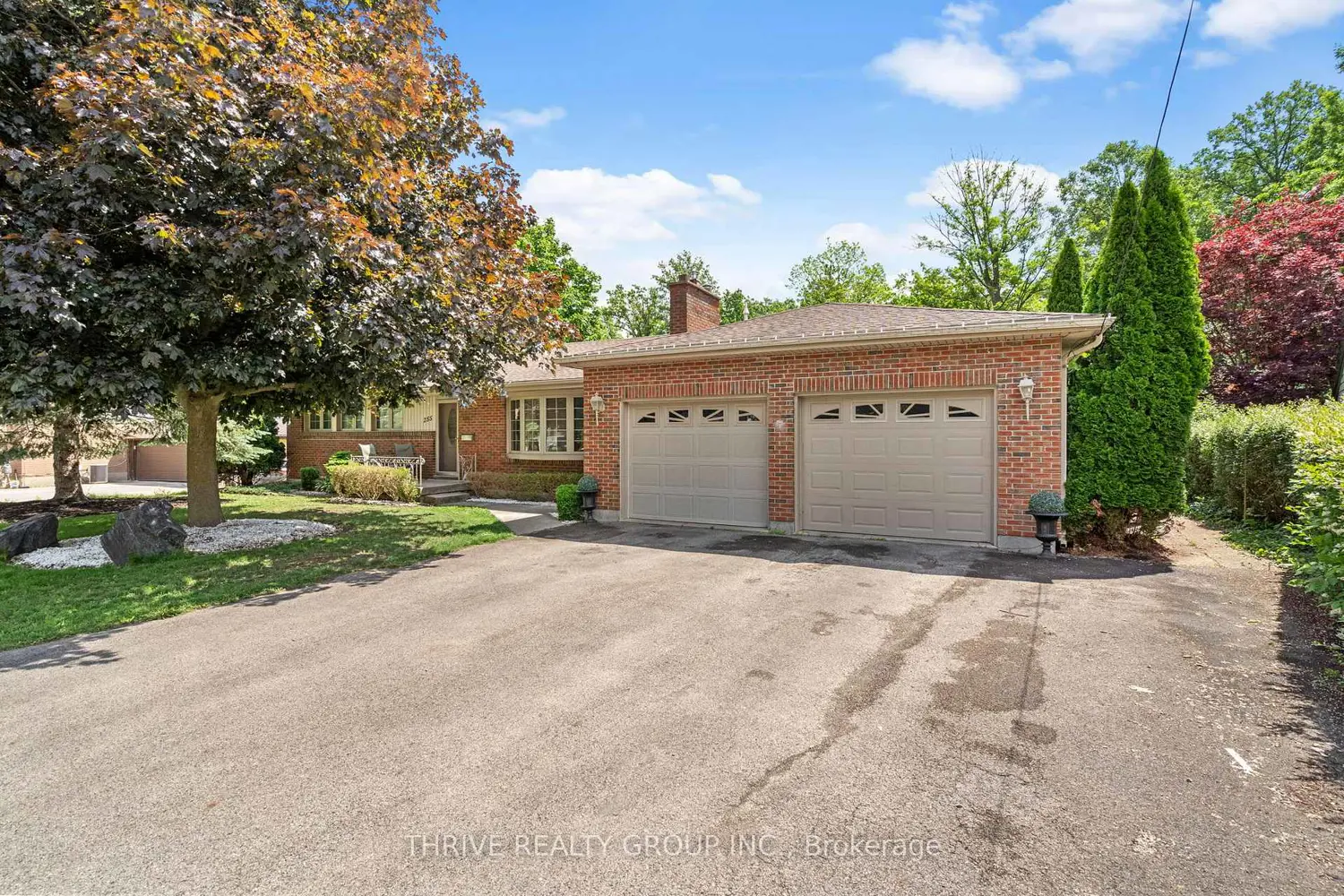 255 Ridgewood Crescent photo 4