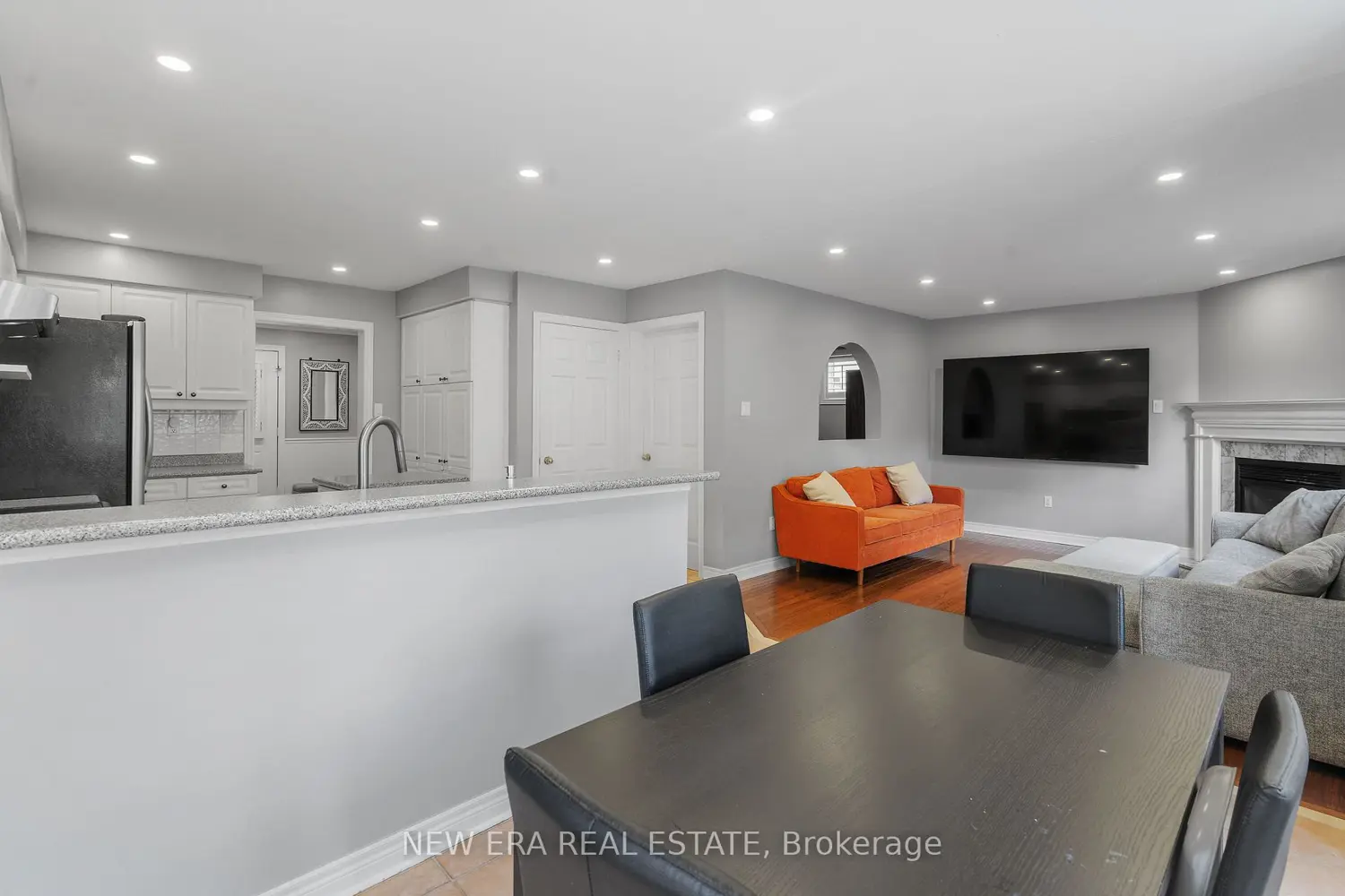 2855 Duncairn Drive photo 4
