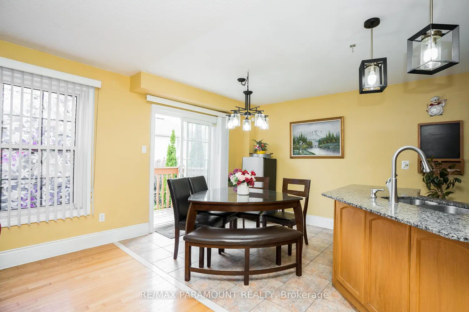 19 River Rock Crescent photo 4