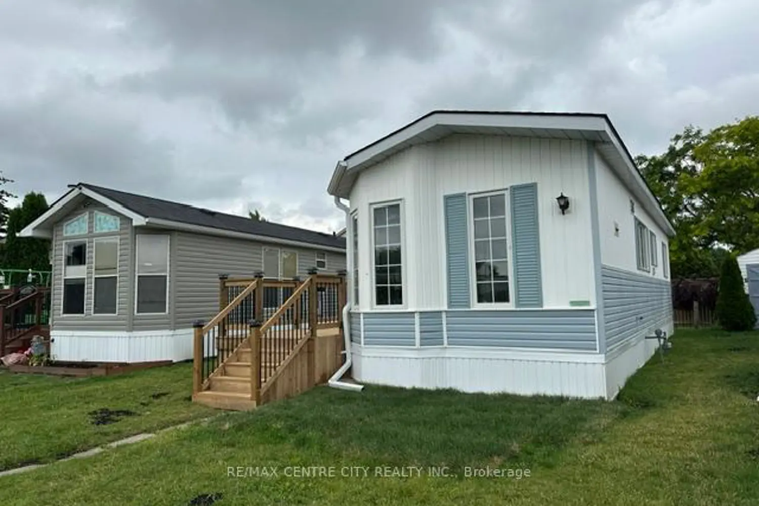 2189 Dundas Street 67