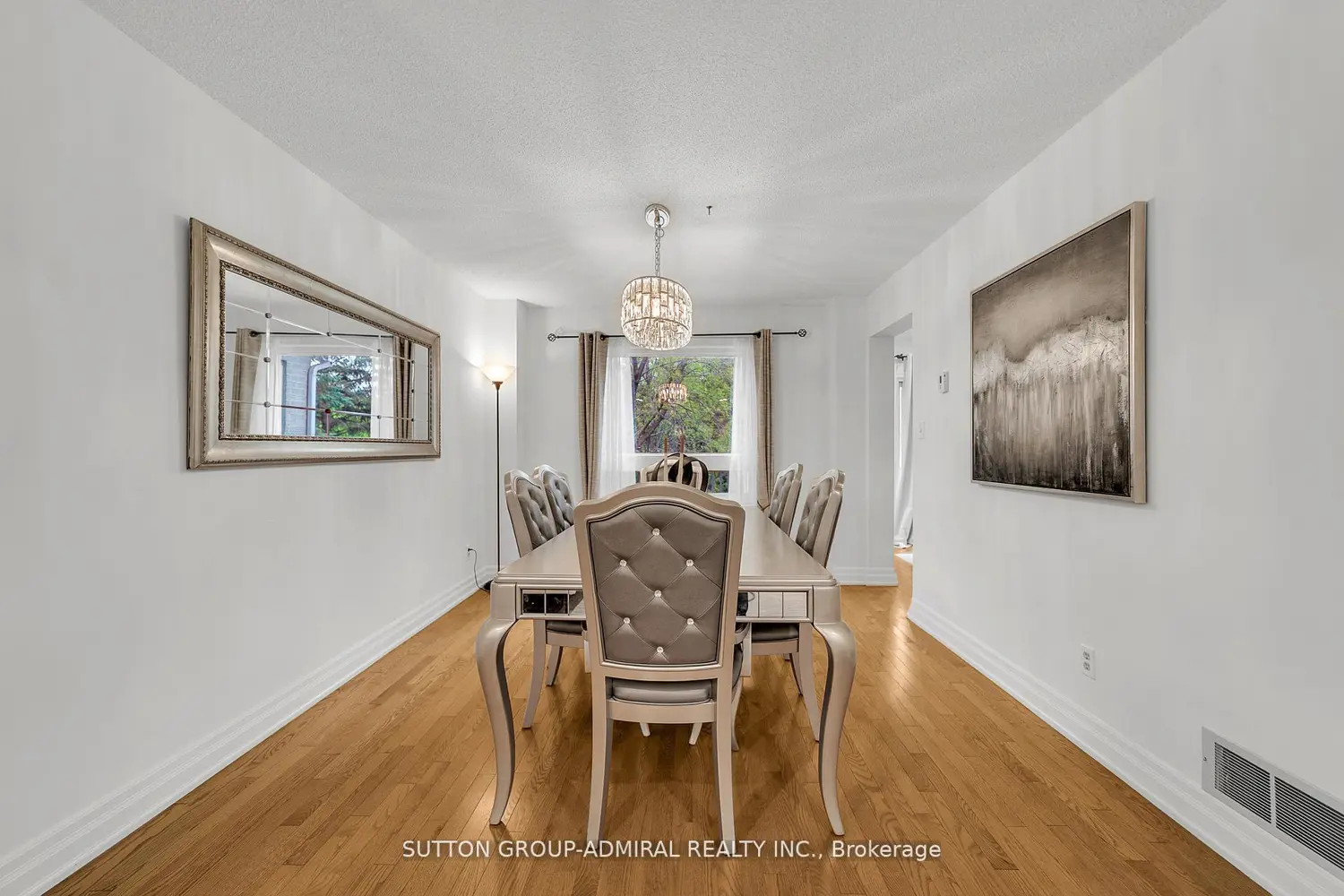 63 O'connor Crescent photo 4