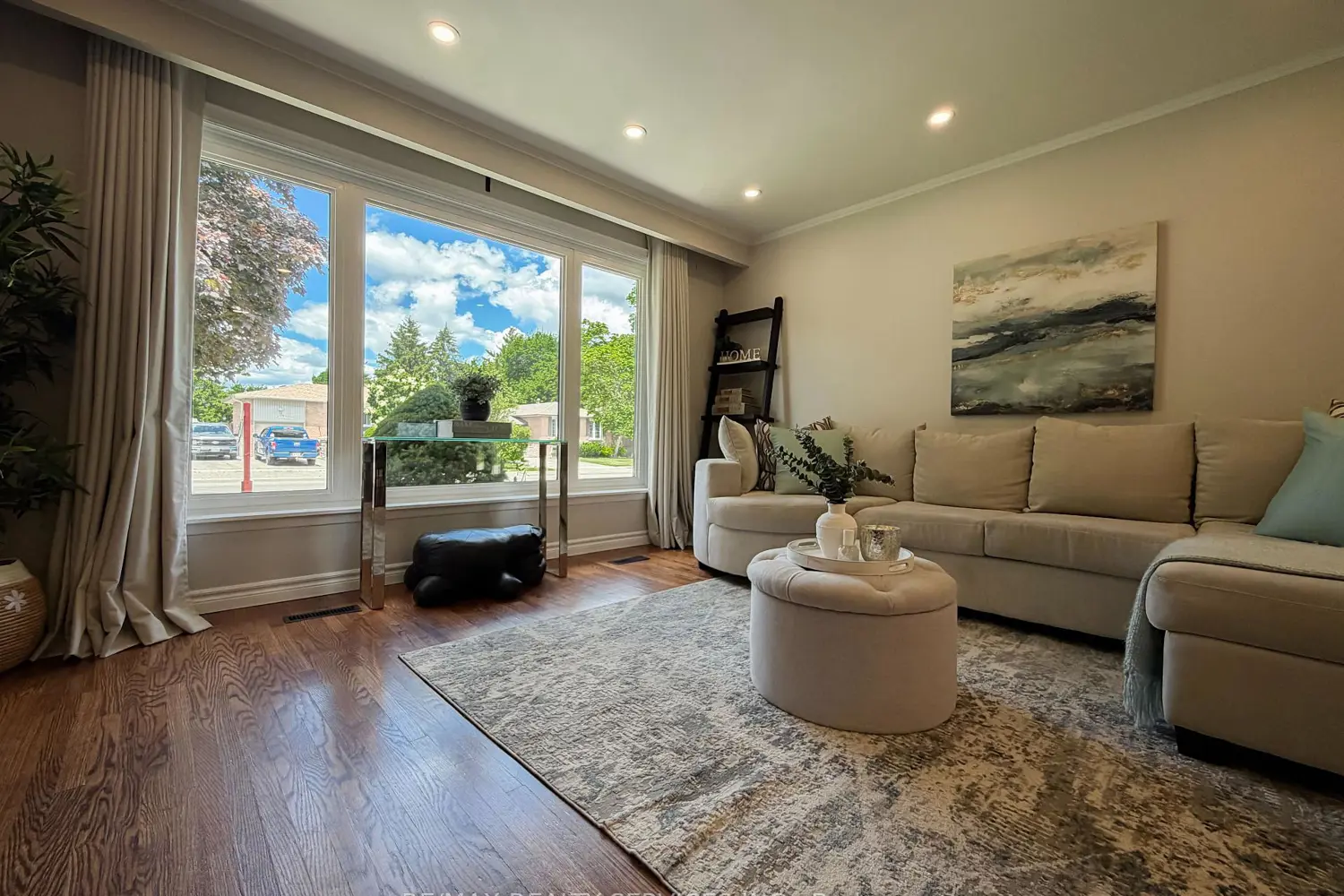 238 Laurier Avenue photo 2