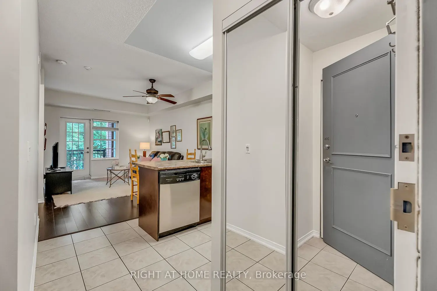 9973 Keele Street 206 photo 4
