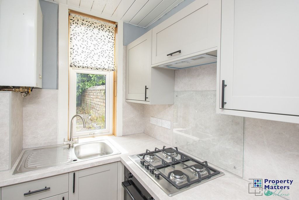 2 bed flat for saleBeansburn, Kilmarnock KA3 photo 5