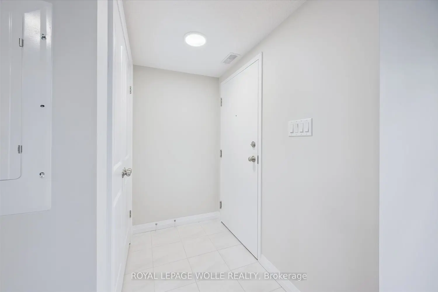 410 Northfield Drive D13 photo 4