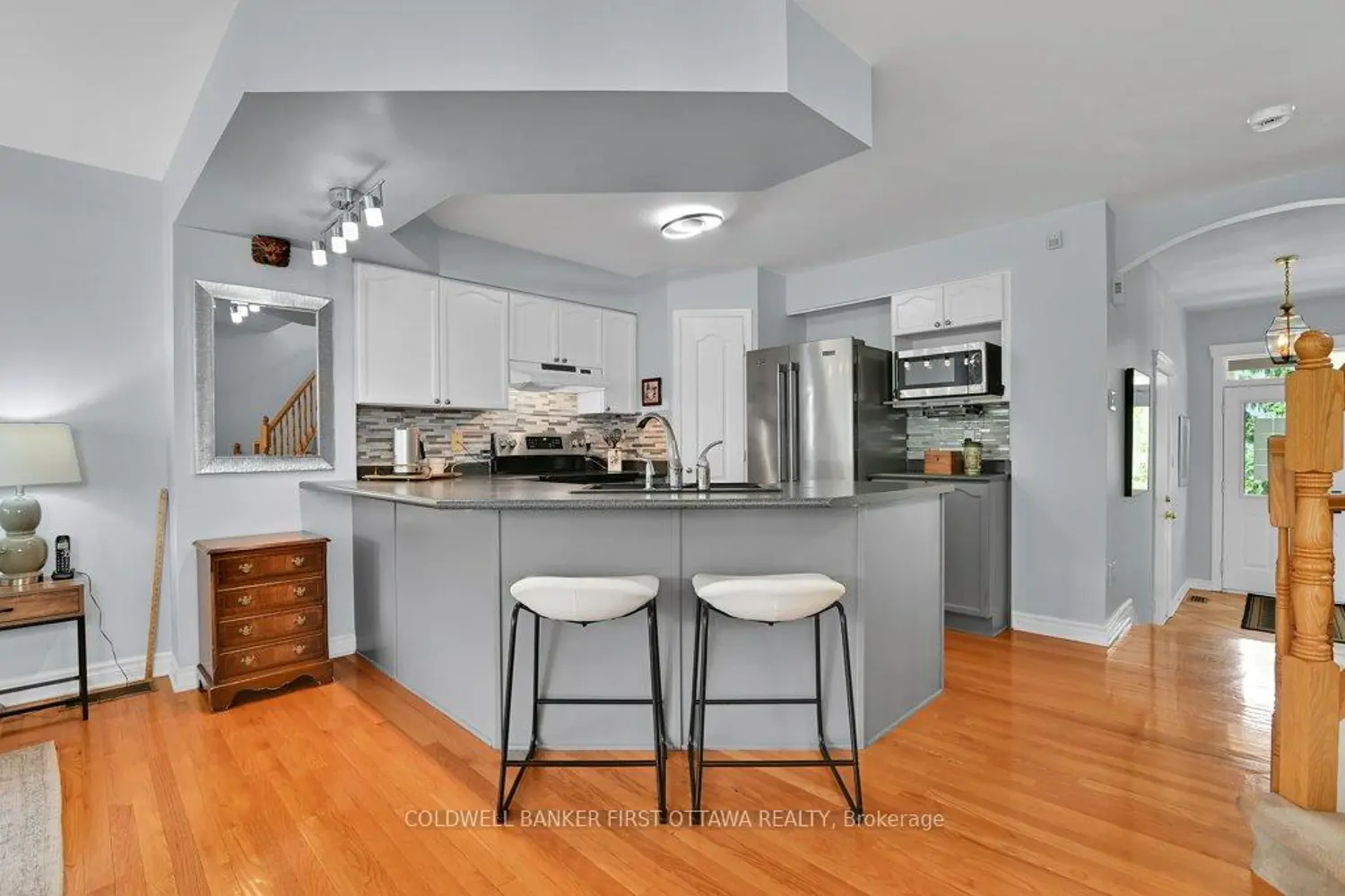 131 Hearst Way photo 4