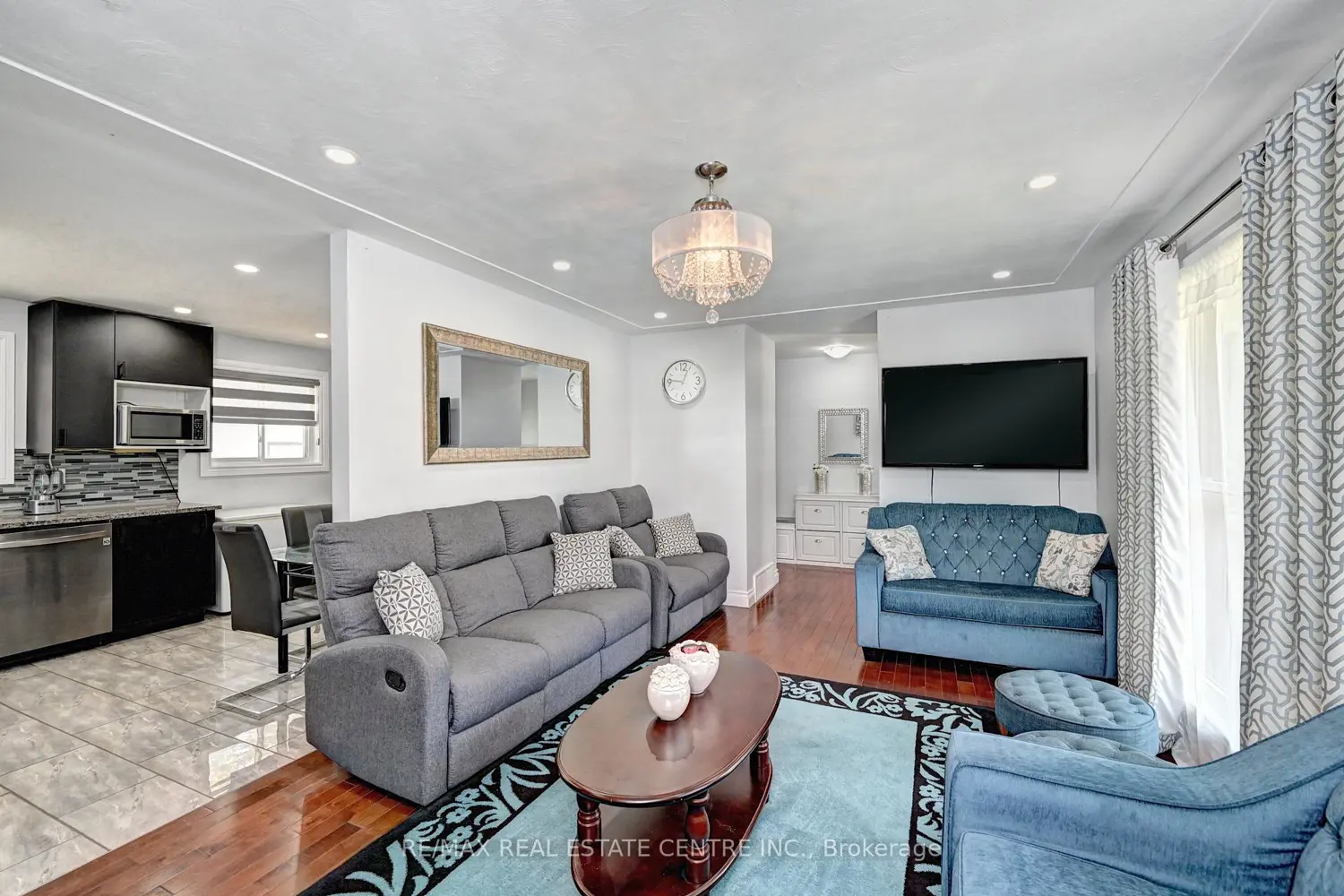 158 Plymouth Road photo 3