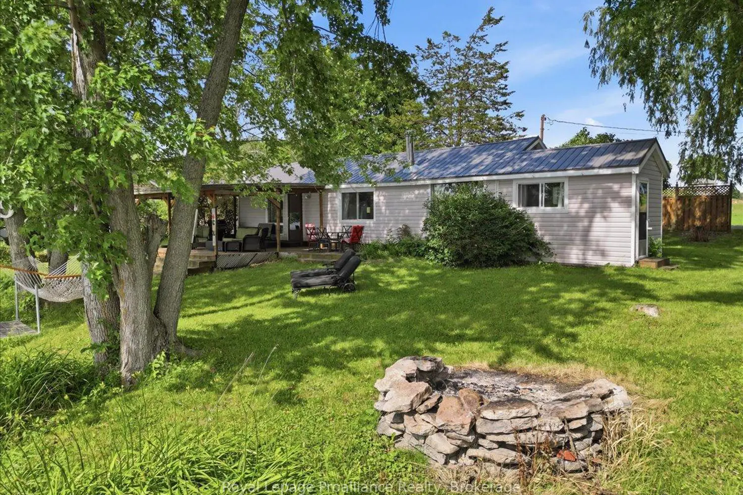 482 Haigs Reach Road photo 2