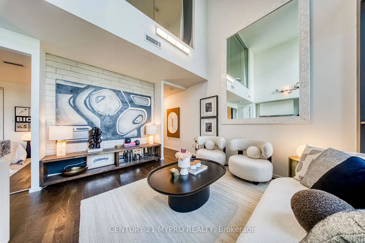 101 Charles Street 811 photo 4