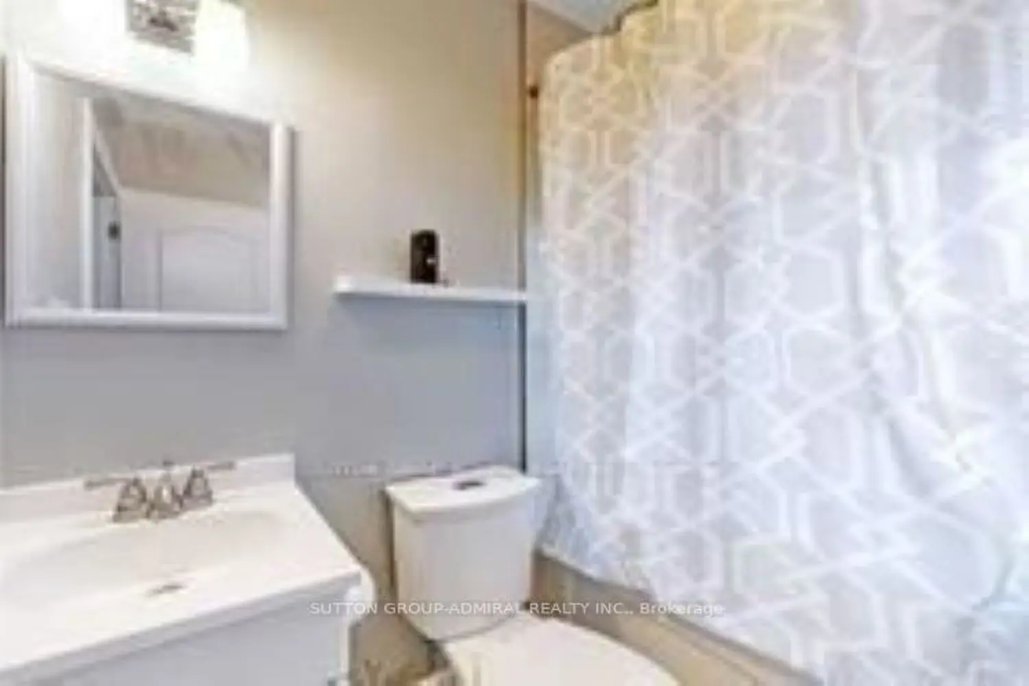 114 Cartier Crescent photo 4