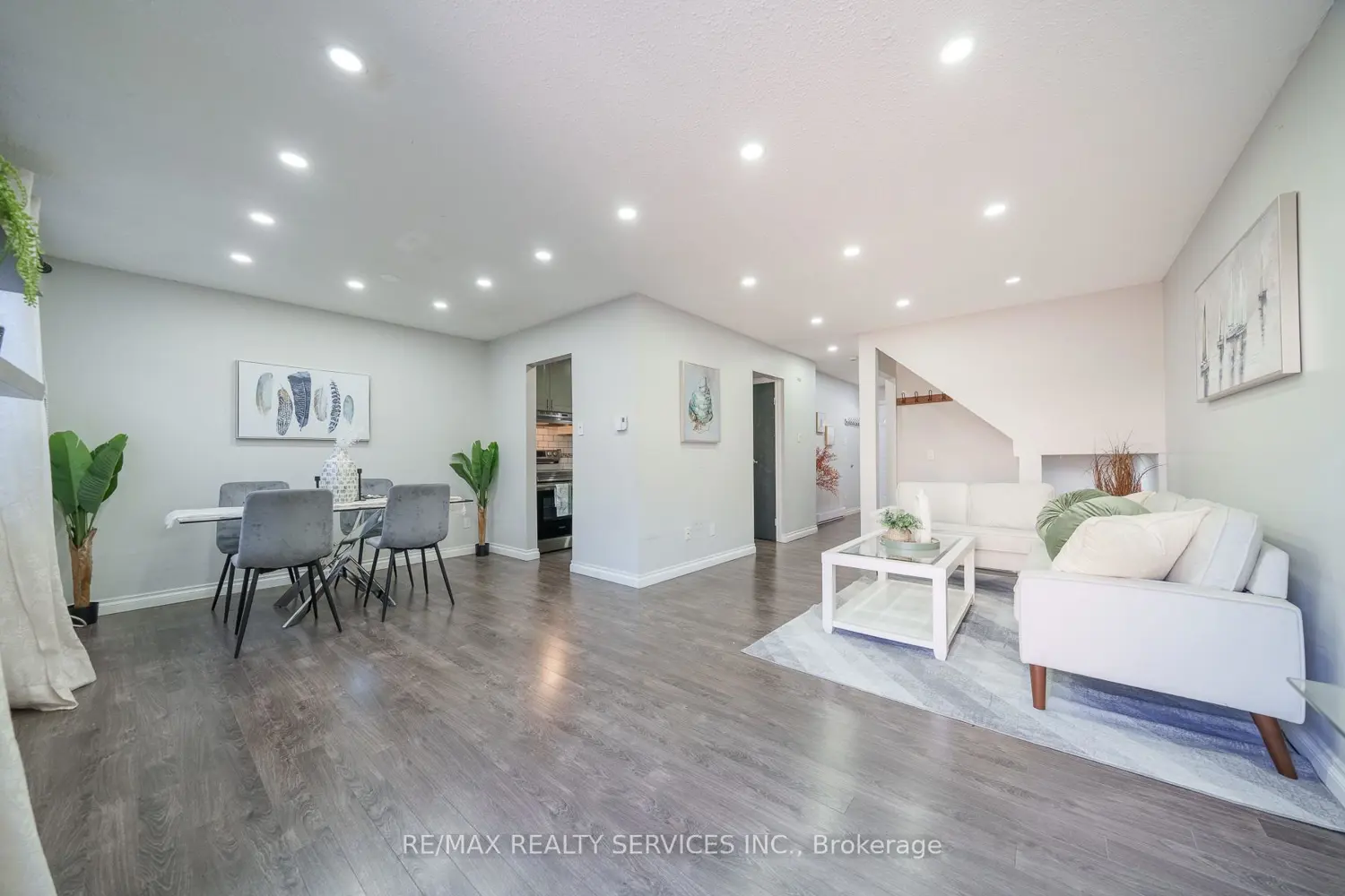 5009 Pinedale Avenue 43 photo 4