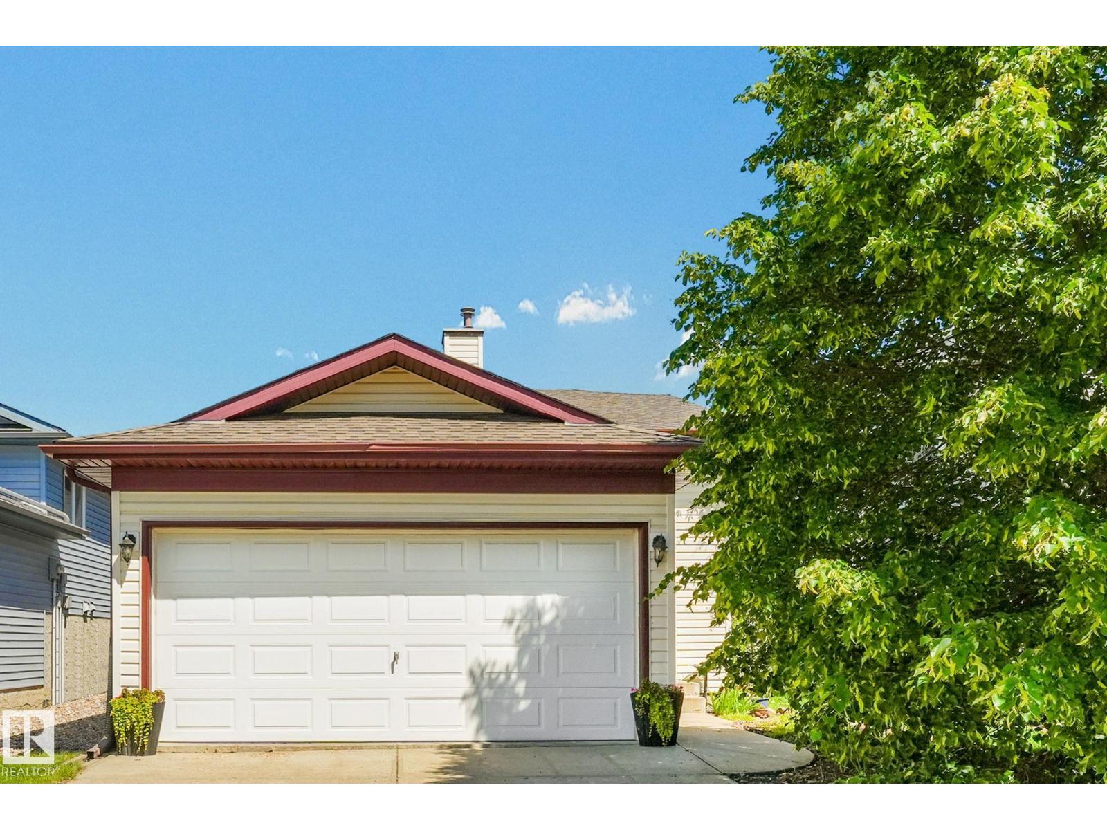 22 Landsdowne Drive, Spruce Grove, AB, T7X3Y4