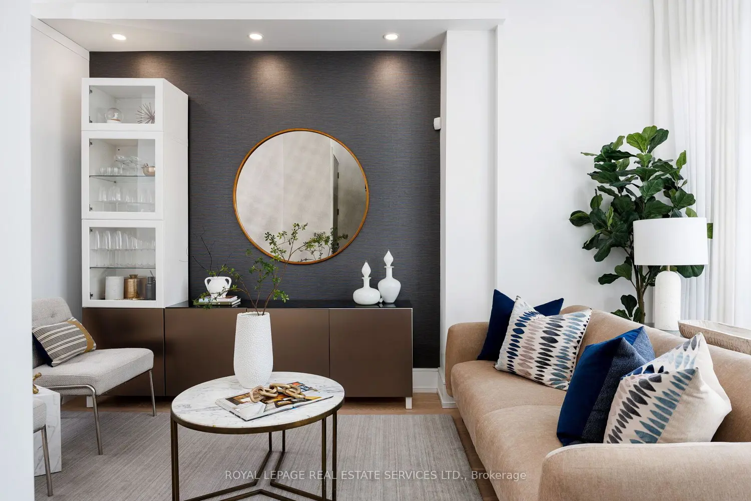 121 Markham Street photo 2