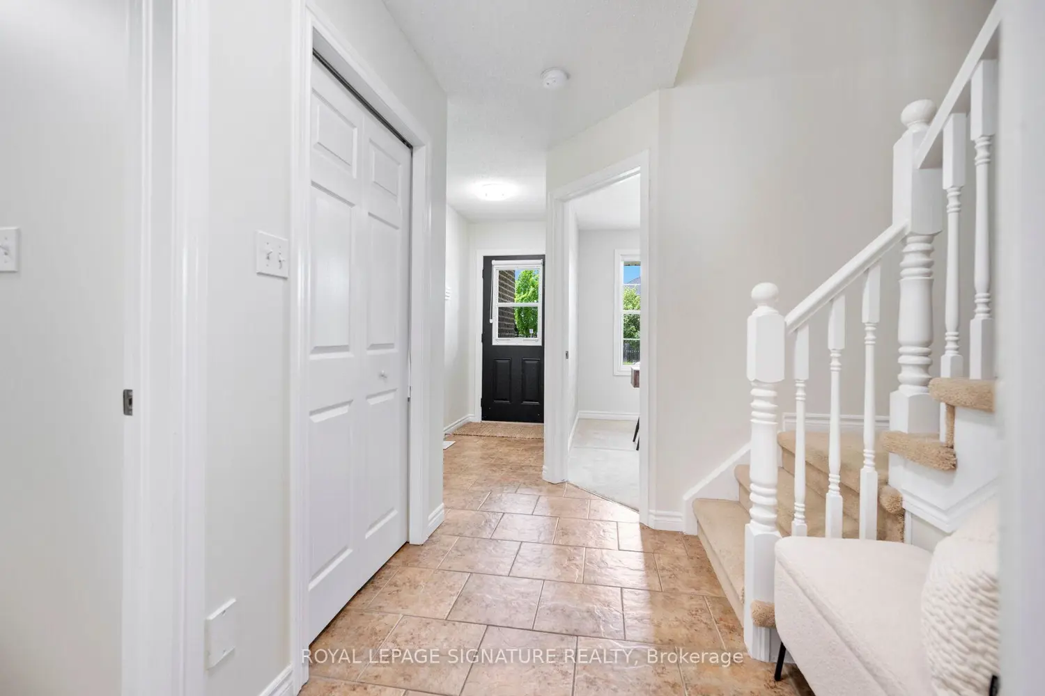 61 Thames Way photo 2