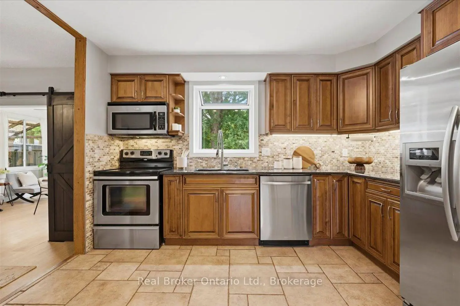 255 West Acres Drive photo 3