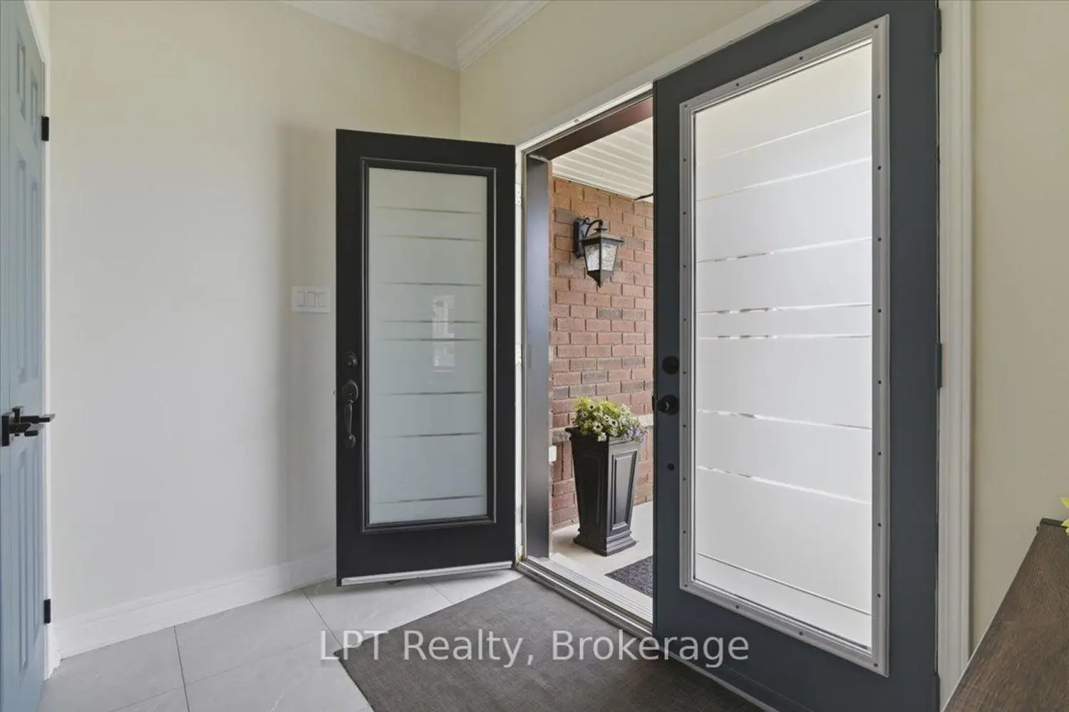 71 Laprade Square photo 2