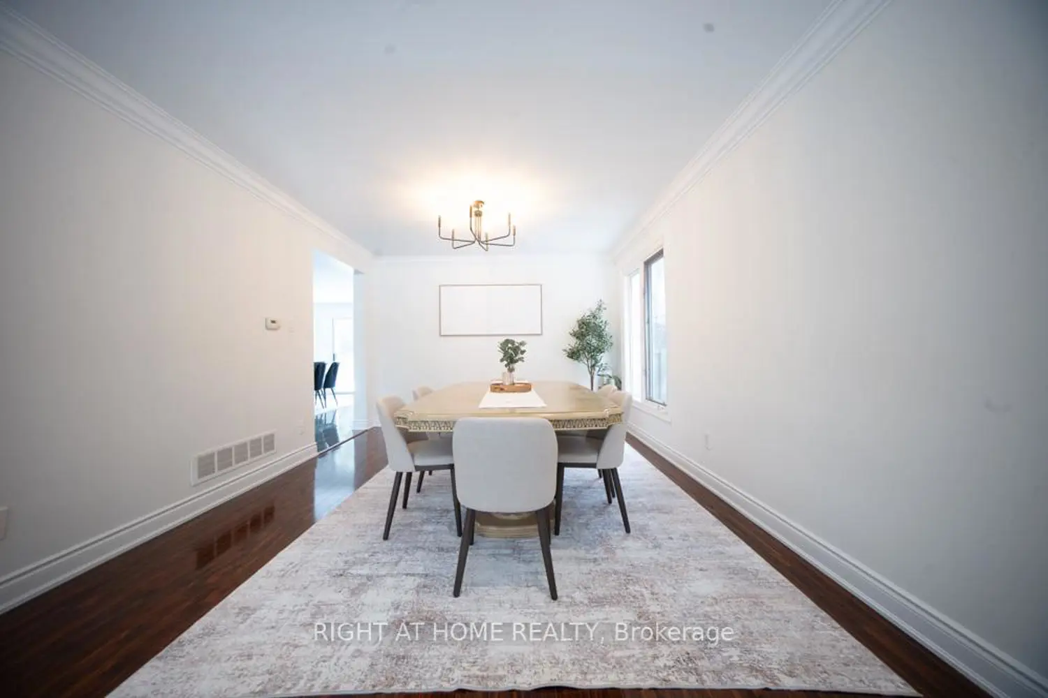 2088 Perran Drive photo 2
