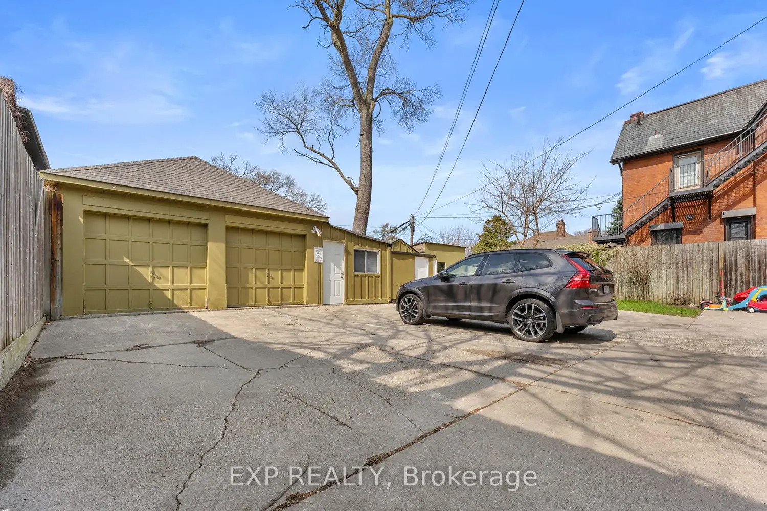 354 Annette Street photo 3