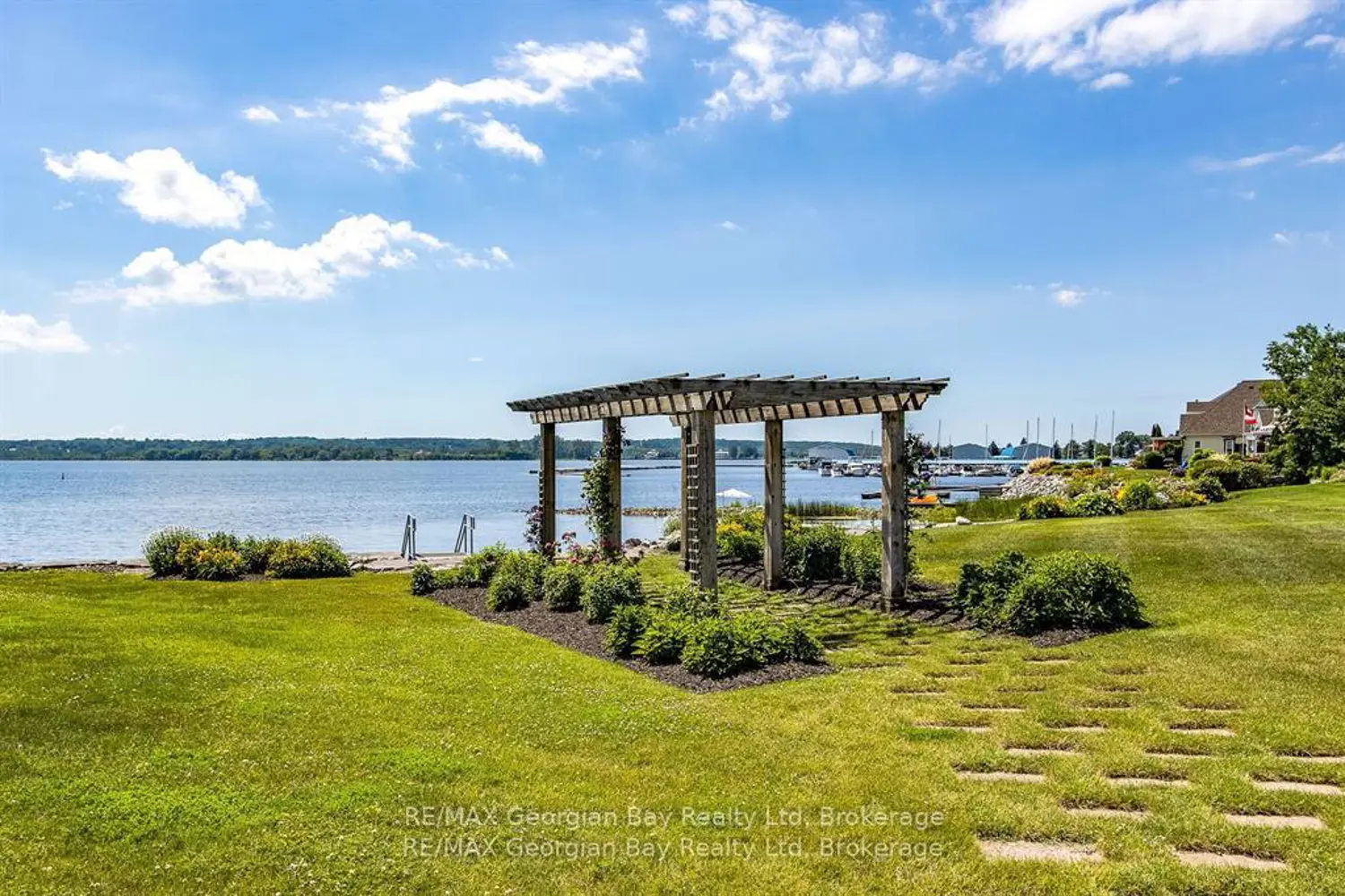 210 Wycliffe Cove photo 3
