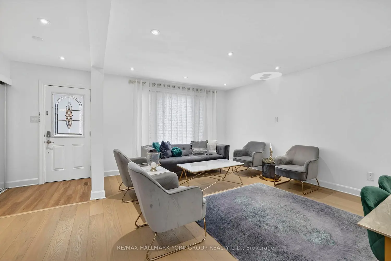 459 Sandford Street photo 4