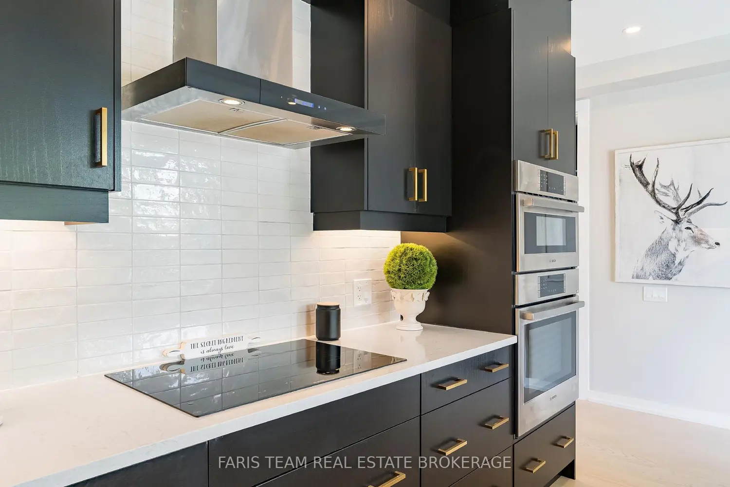 24 Grace Avenue photo 3