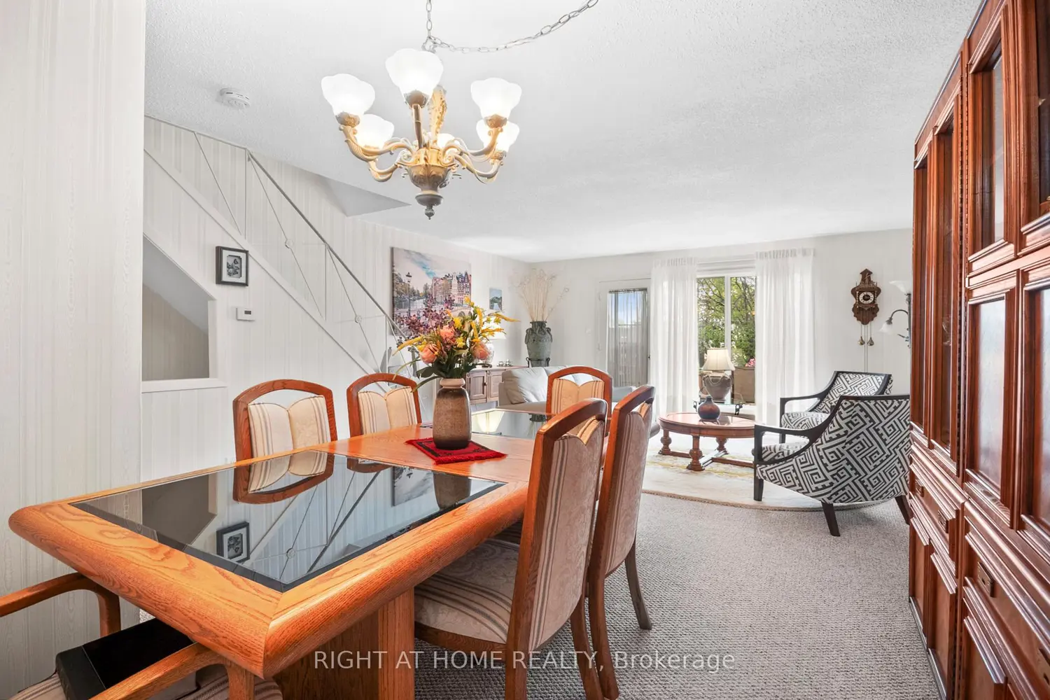 600 Wonderland Road photo 3