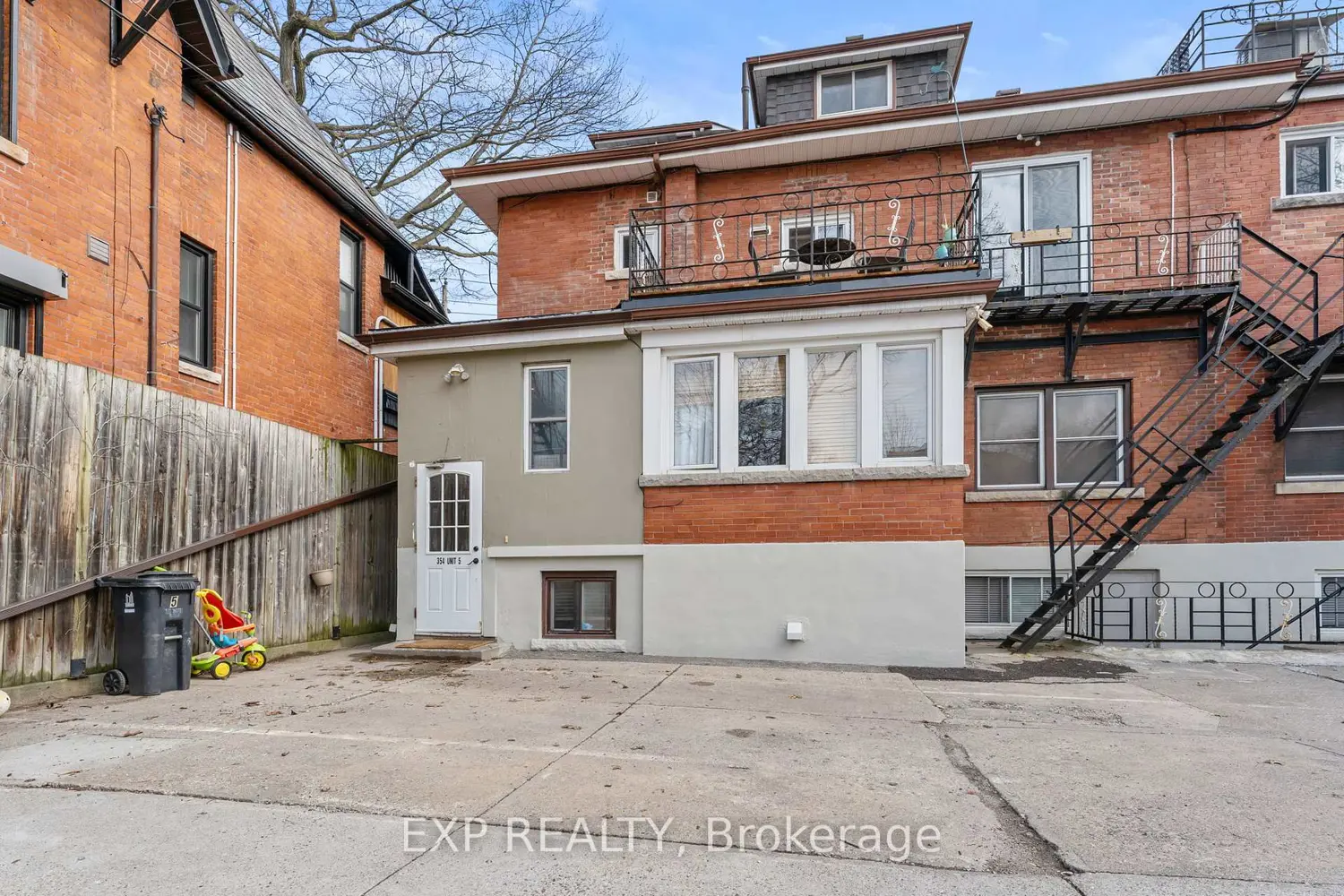 354 Annette Street photo 4