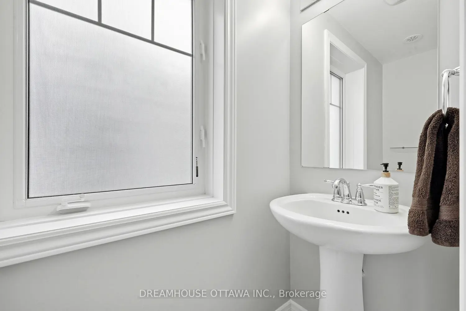 124 Pennant Avenue photo 3