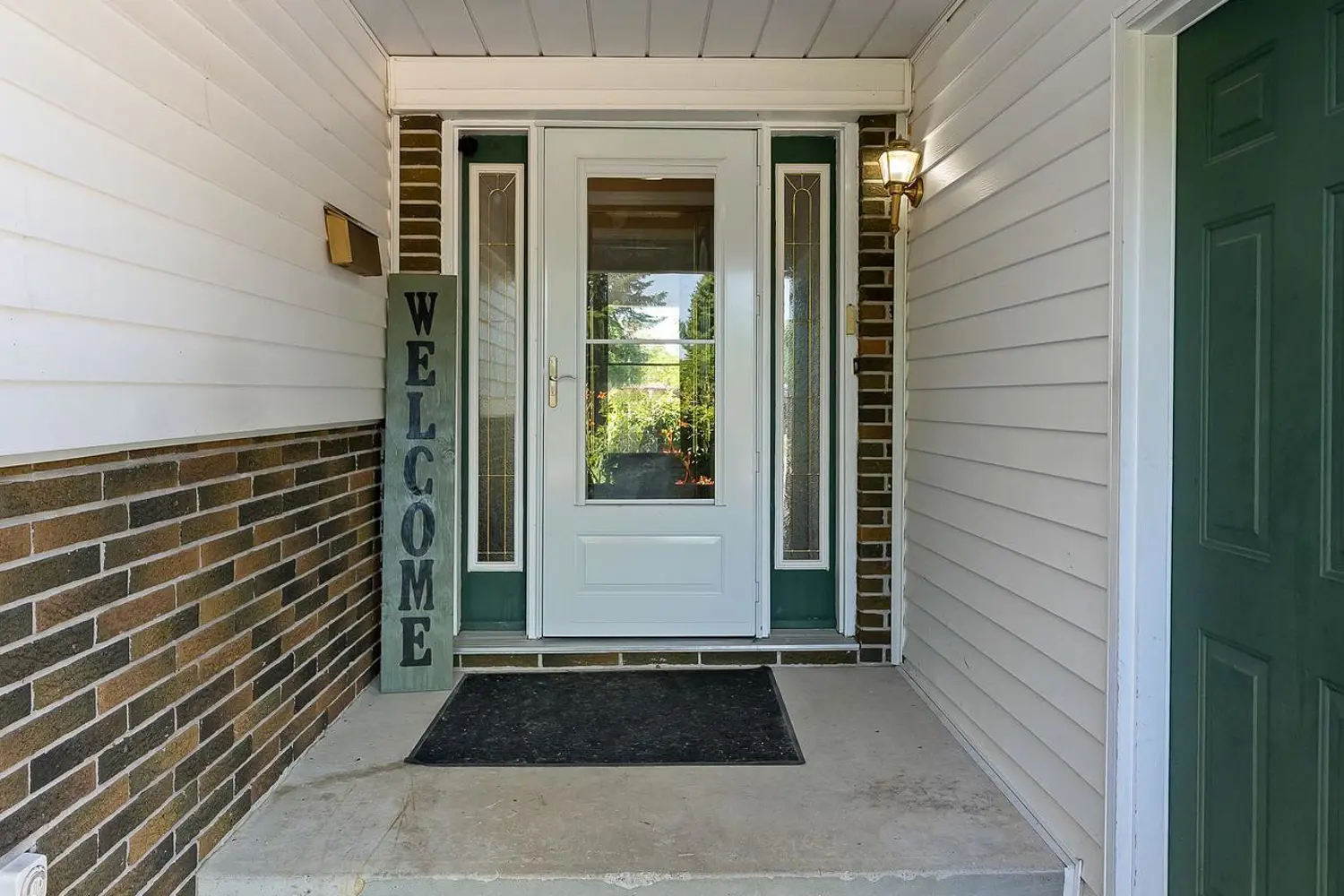4083 Brookdale Drive photo 2