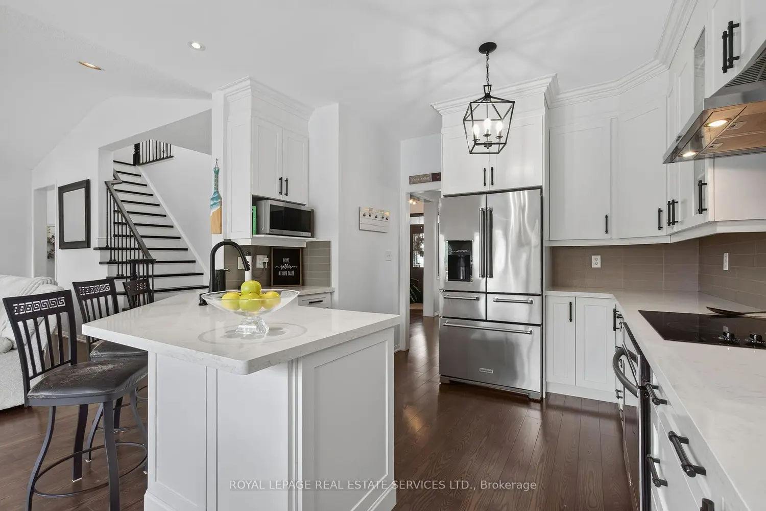 852 Trudeau Drive photo 3