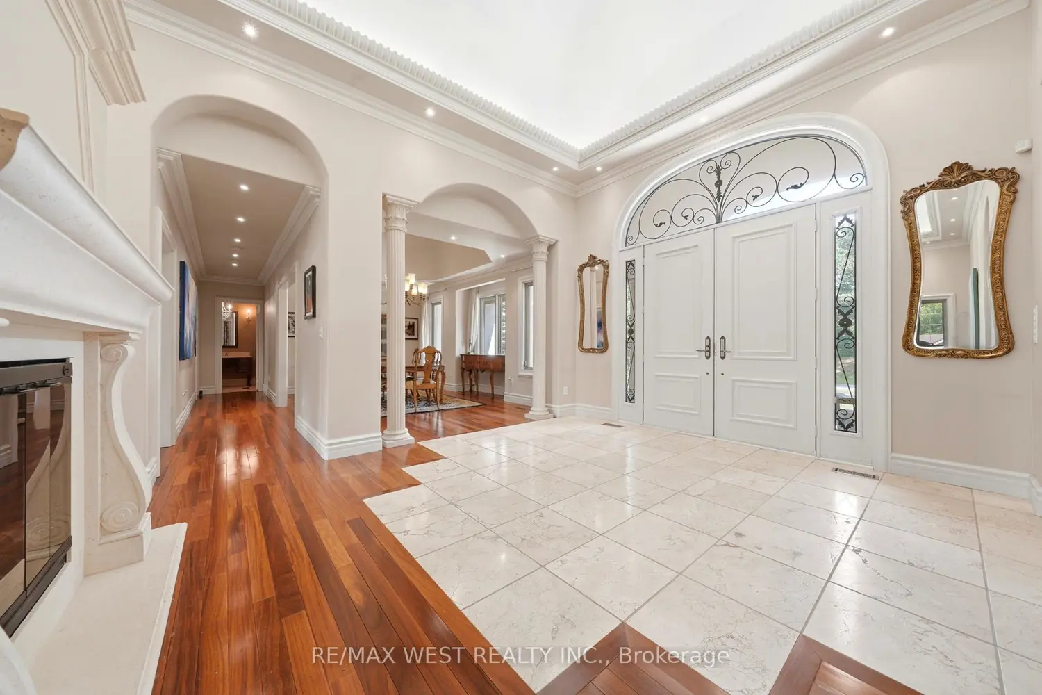 2 Kingswood Drive photo 2