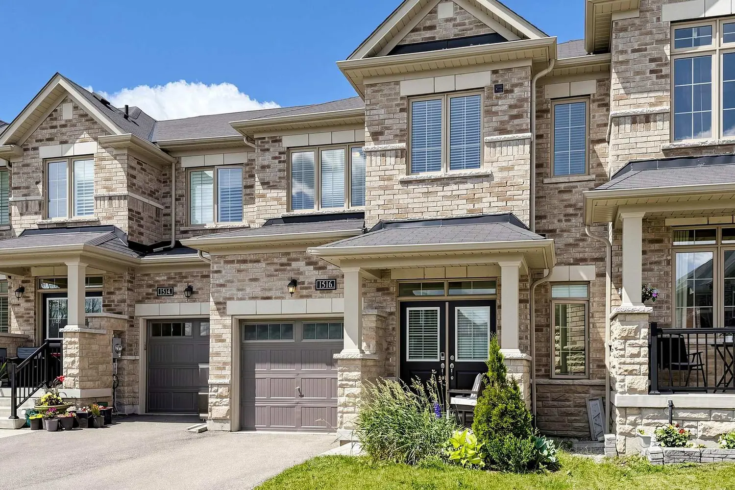 1516 Farrow Crescent