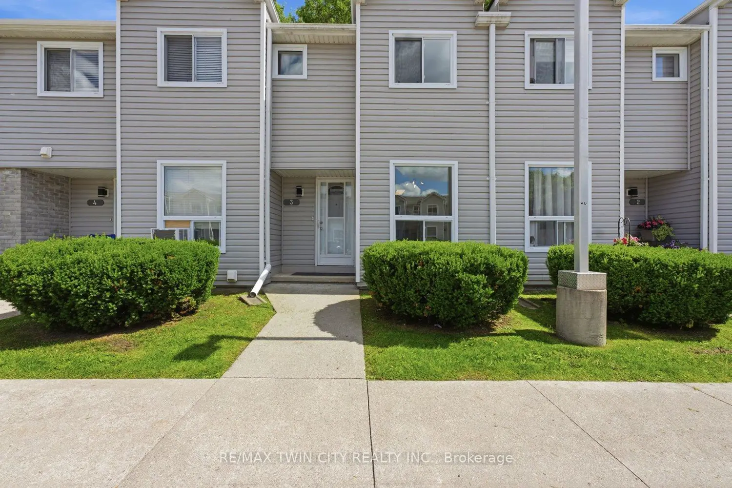476 Grey Street 3 photo 3
