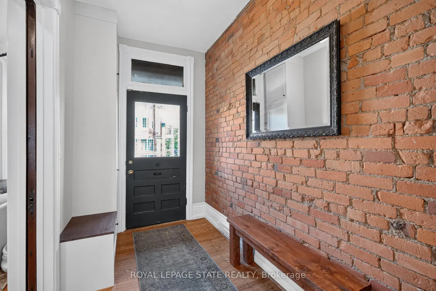 135 Catharine Street photo 3