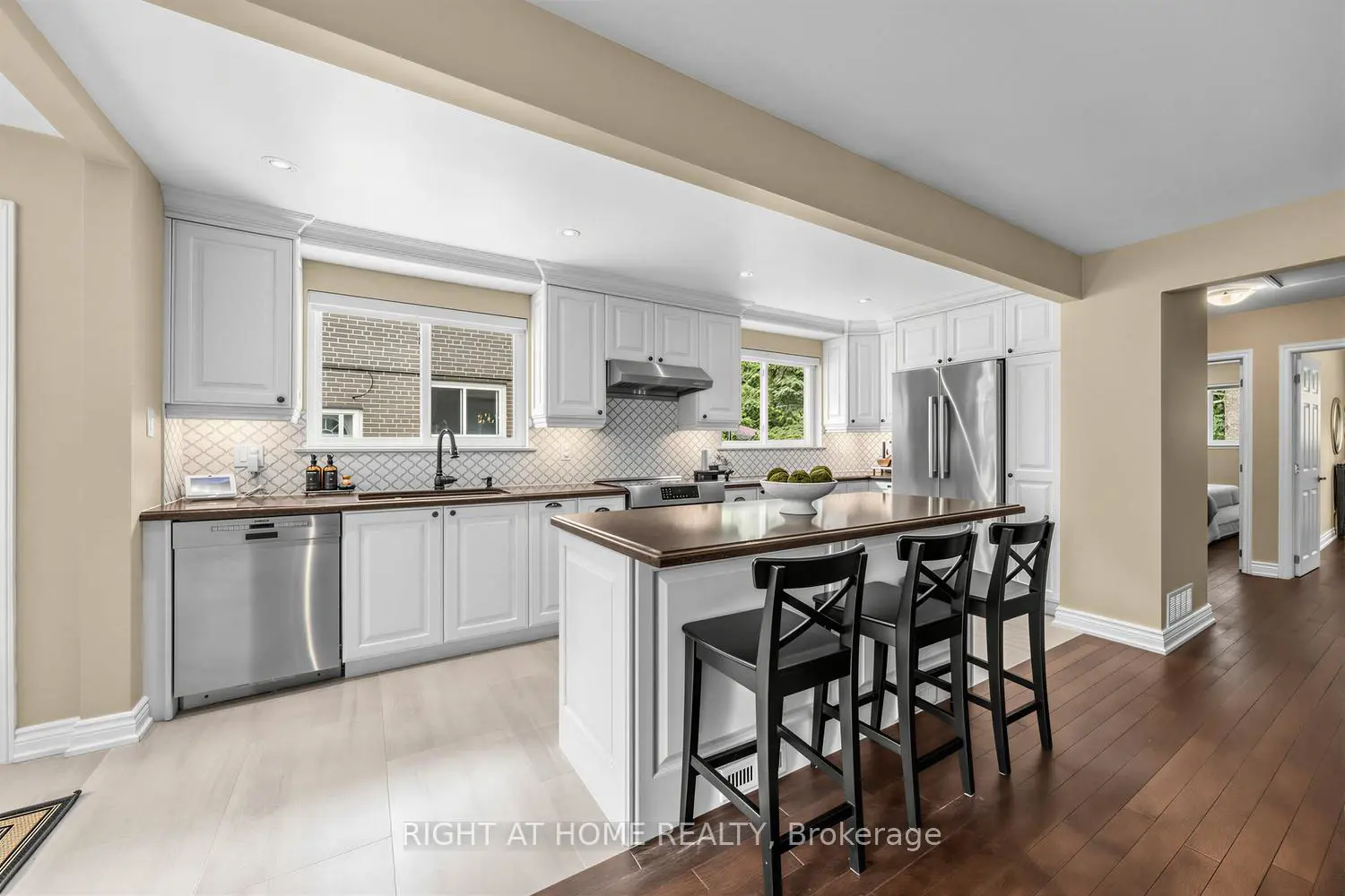 324 Woodsworth Road photo 5