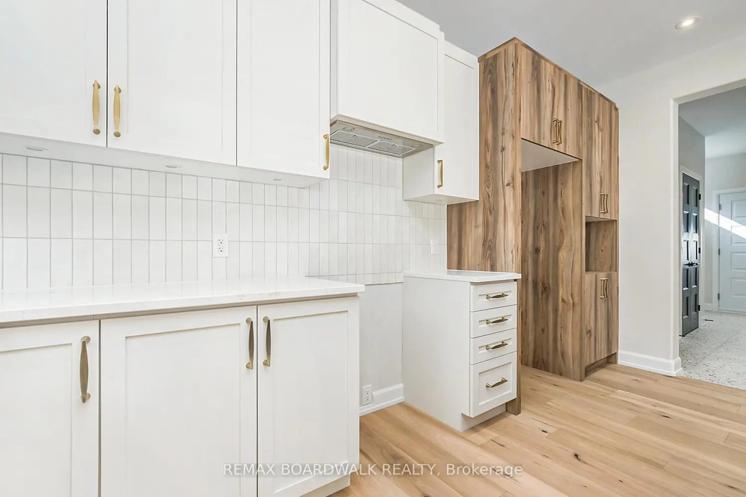 1064 Chablis Crescent photo 5