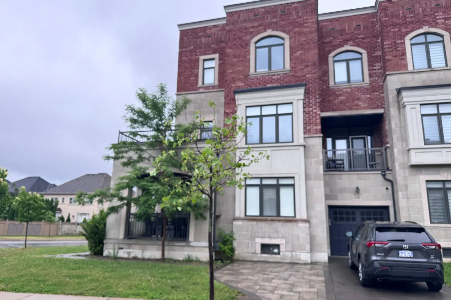 210 Arianna Crescent