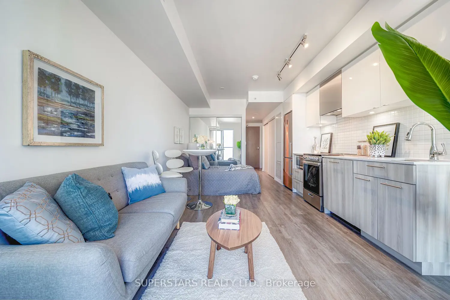 251 Jarvis Street 2507 photo 3