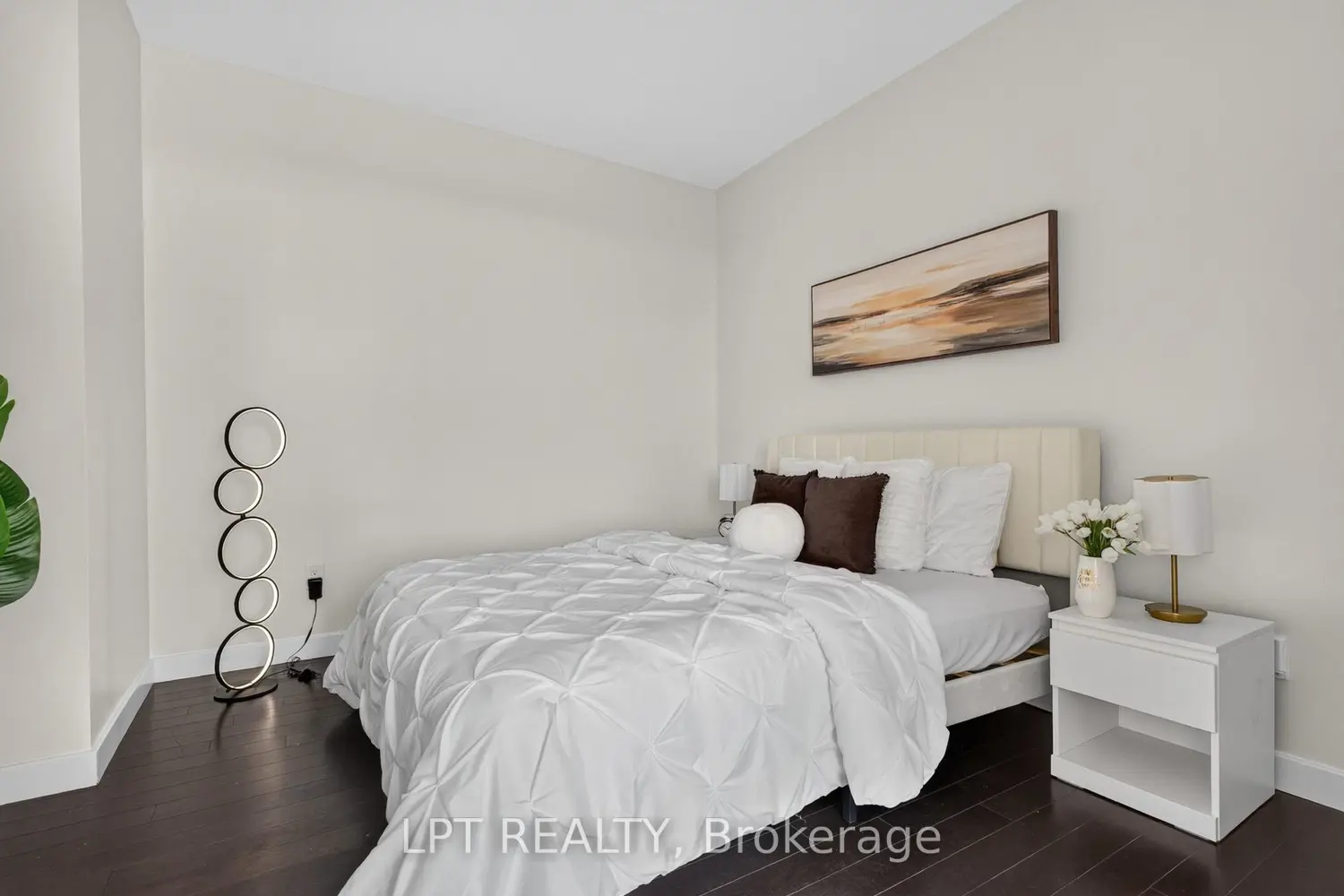201 Parkdale Avenue 1004 photo 5
