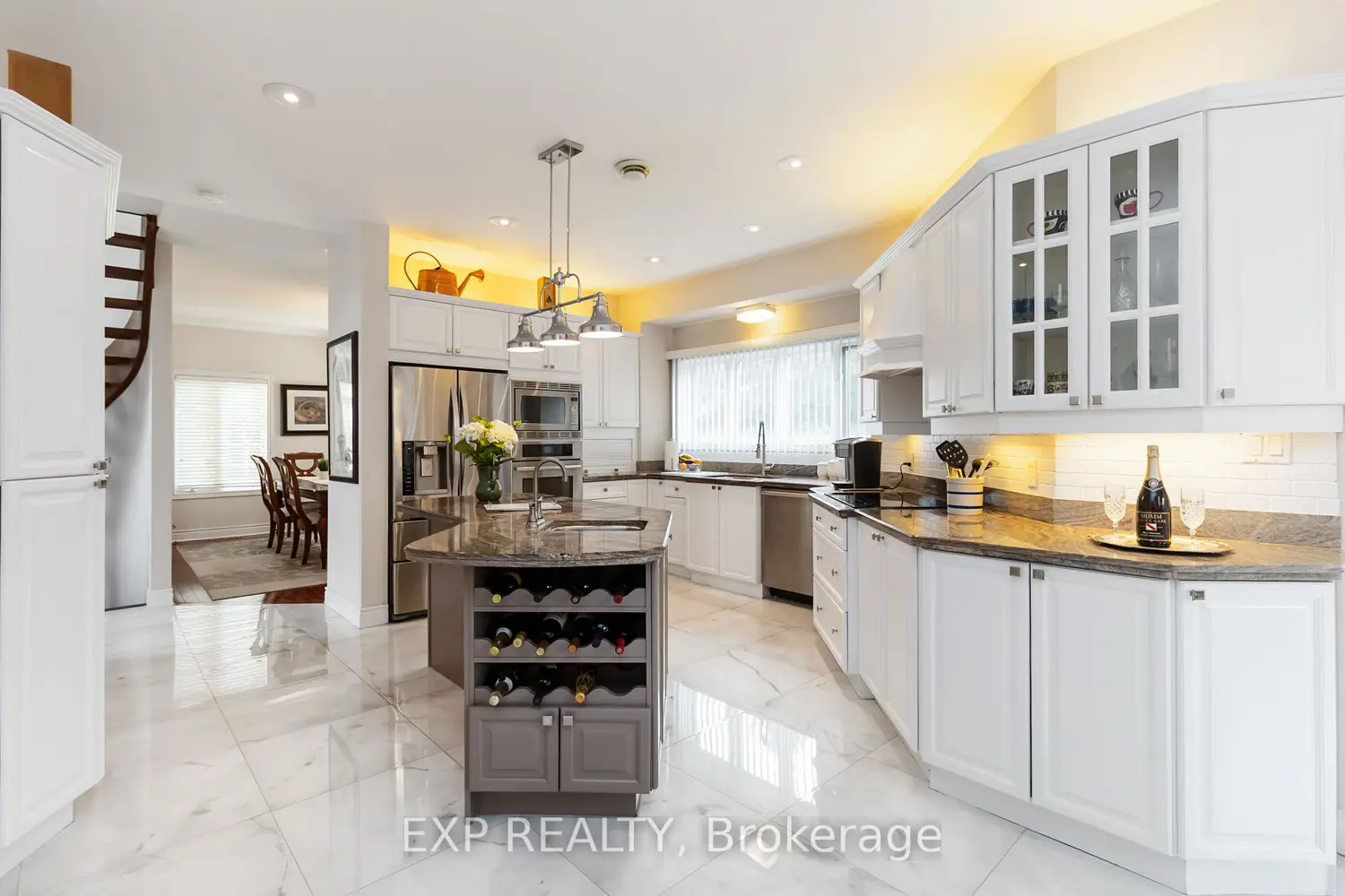 1401 Tamworth Court photo 4