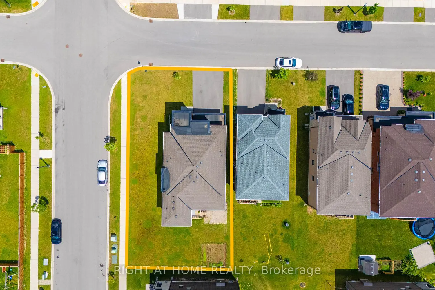 1104 Edinburgh Drive photo 3
