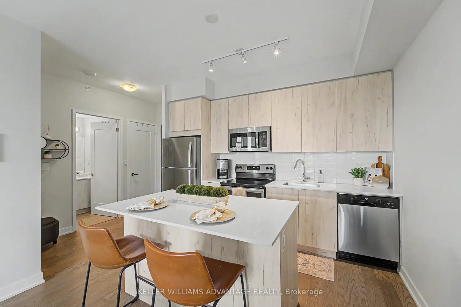 1350 Kingston Road 507 photo 4
