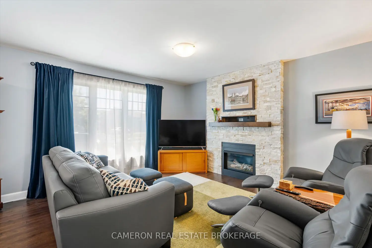 2207 Heron Court photo 4