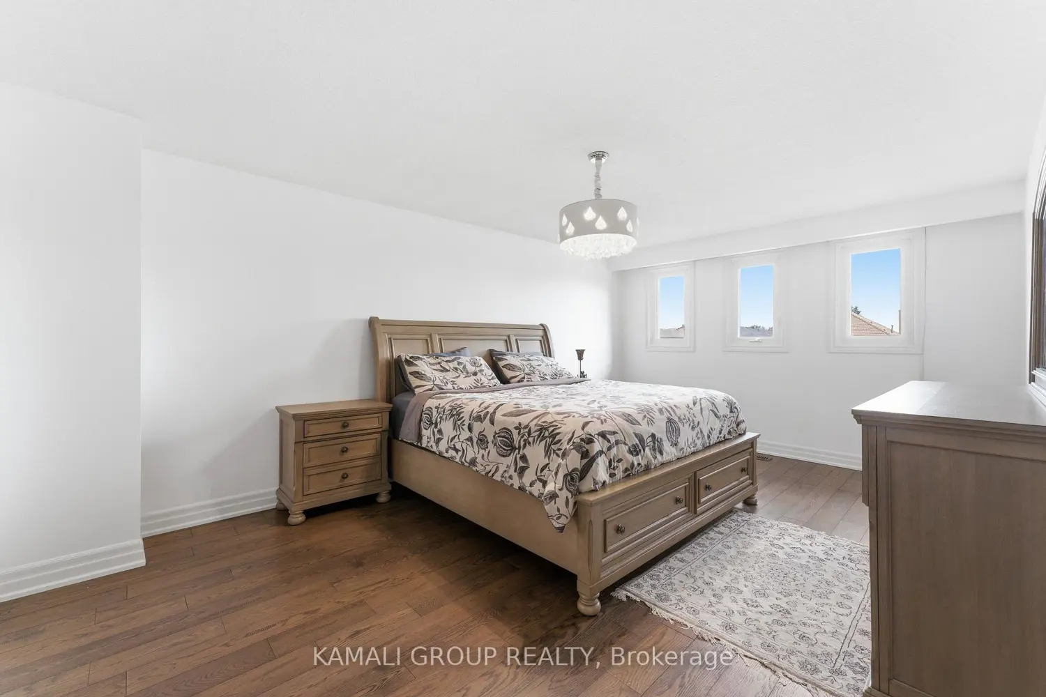108 Killian Road photo 2