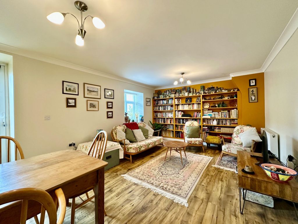 2 bed flat for saleWoodbury, Exeter EX5 photo 3