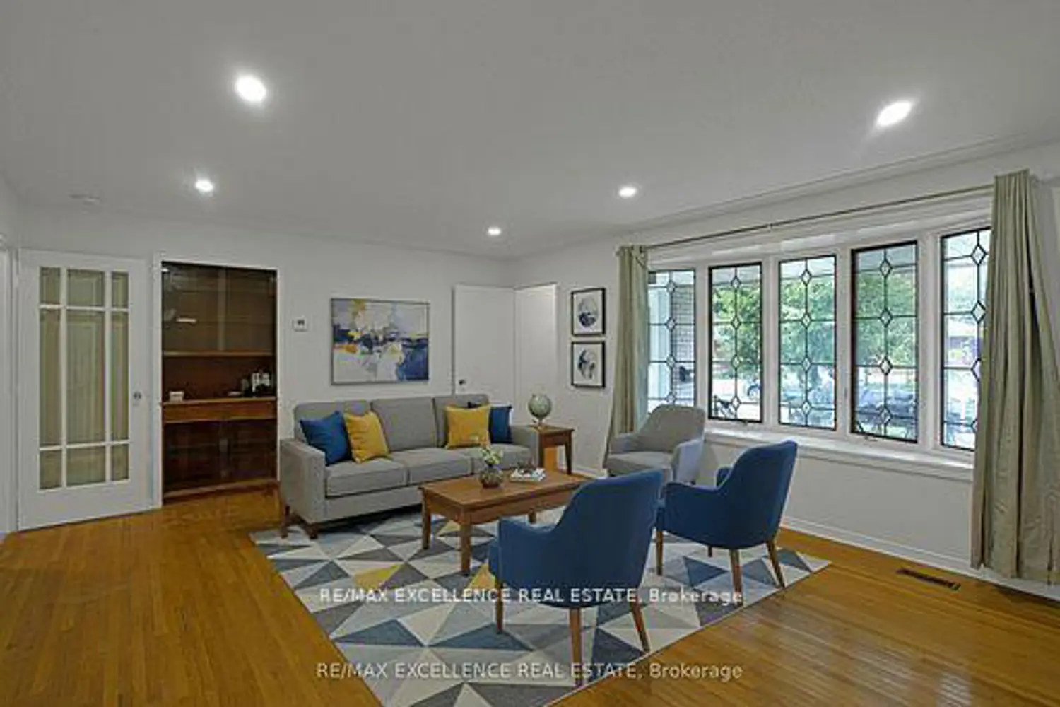 1595 Borden Street photo 4