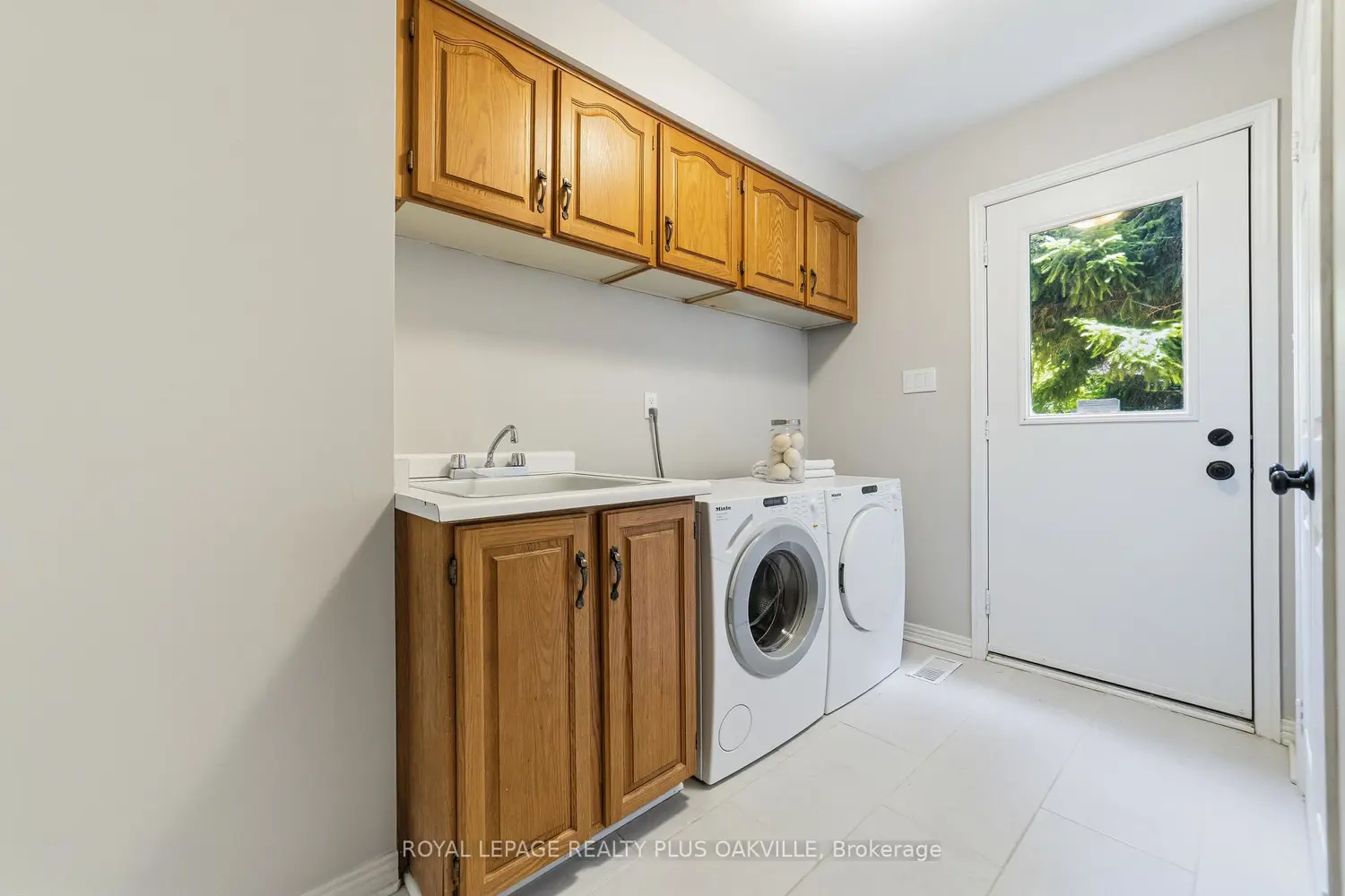1113 Valleywood Court photo 4