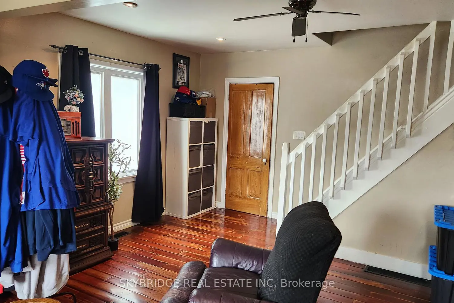 156 Knoll Street photo 2